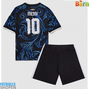 Billiga Argentina Lionel Messi #10 Bortatröja Barn VM 2026 Kortärmad (+ Korta byxor)